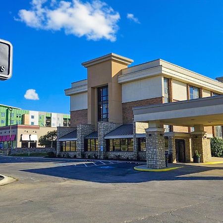 Hotel Lotus Kansas City Merriam Luaran gambar