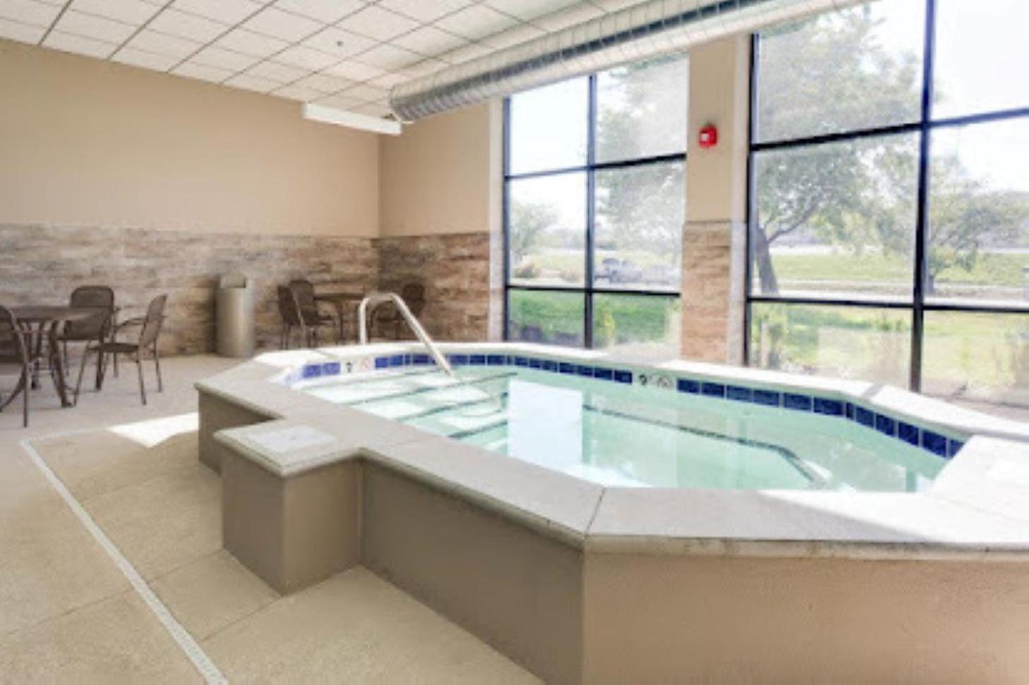 Hotel Lotus Kansas City Merriam Luaran gambar
